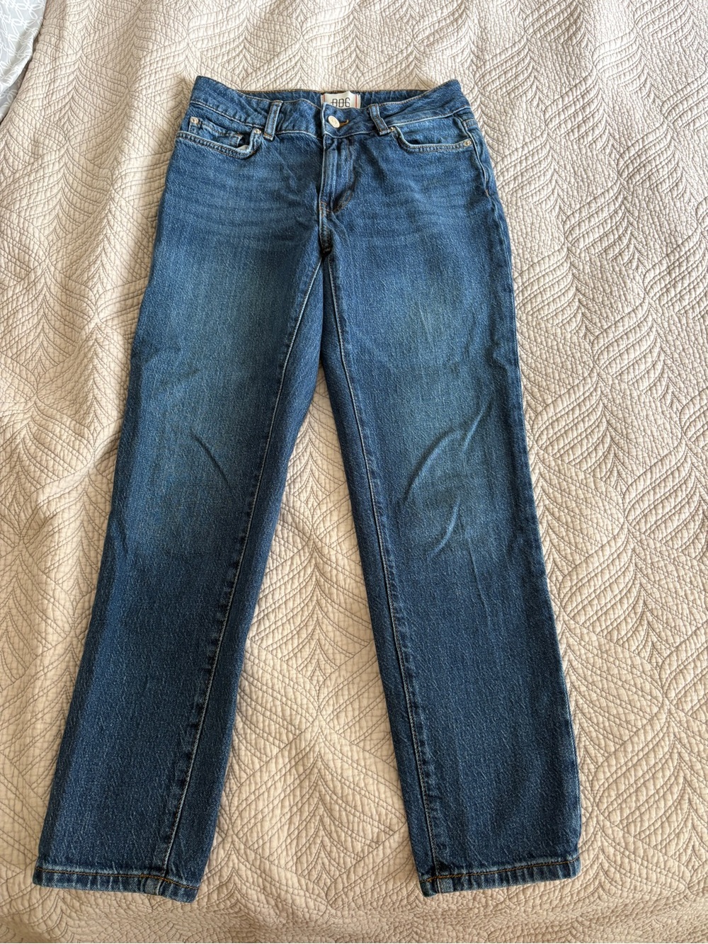 BDG Jeans in Medium Blue Wash - Size 26